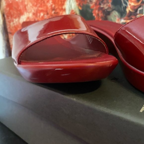 Kenneth Cole Reaction Red Slip Ons with Box - Picture 5 of 6